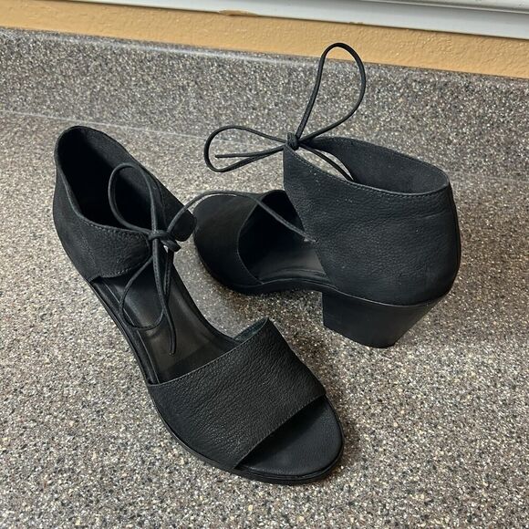 Eileen Fisher Shoes - Eileen Fisher Black Textured Leather Chunky Heels Tie Up Peep Toe Women's Sz 9.5